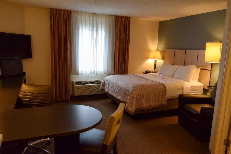 Sonesta Simply Suites Wichita Airport Exterior foto