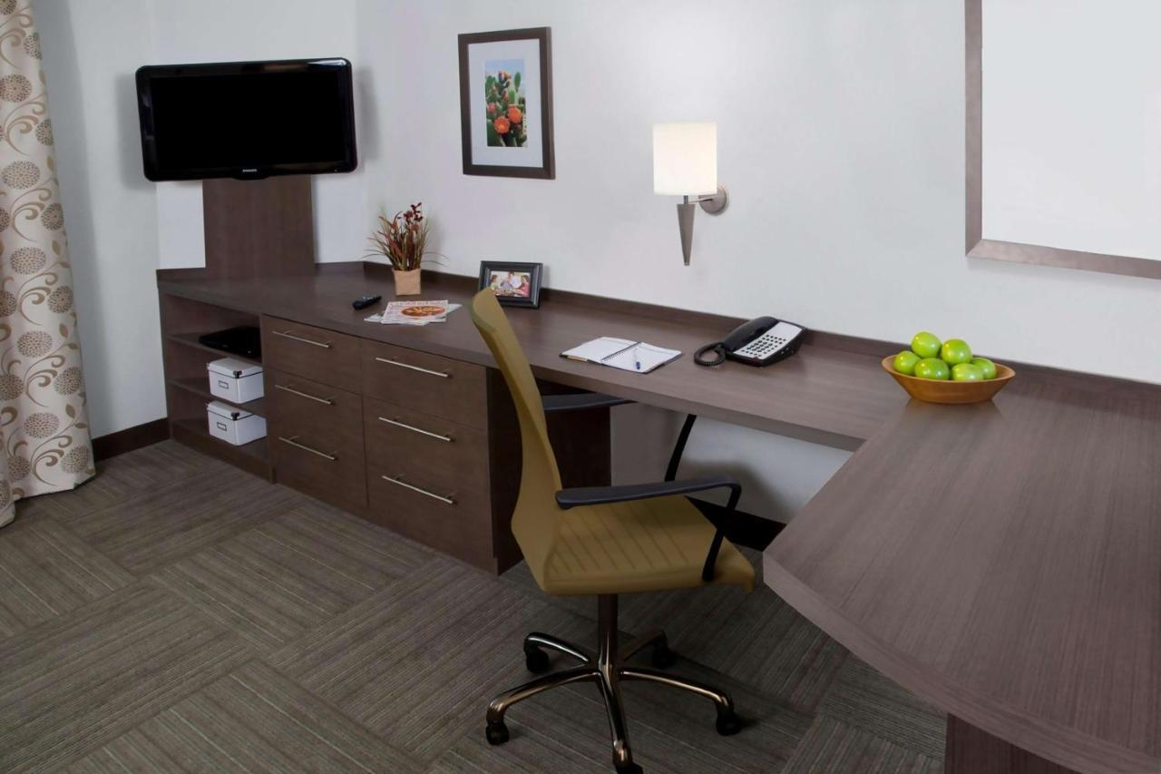 Sonesta Simply Suites Wichita Airport Exterior foto