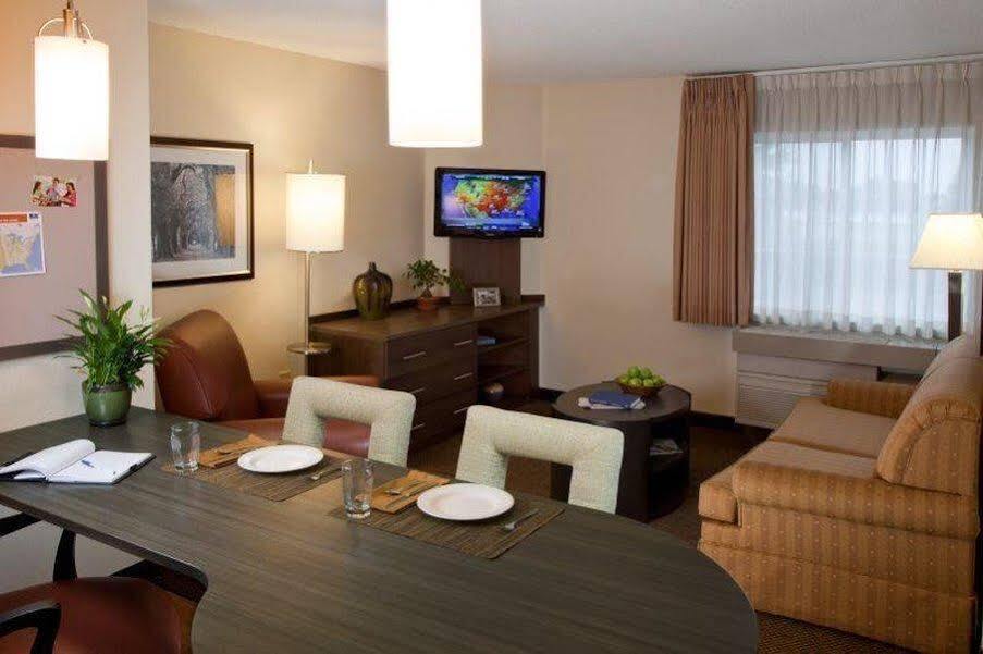 Sonesta Simply Suites Wichita Airport Exterior foto